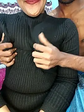 RomanticCouple432's cam snapshot