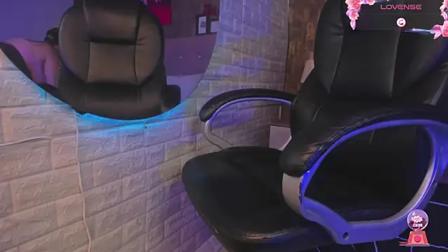 alice__tylor's cam snapshot