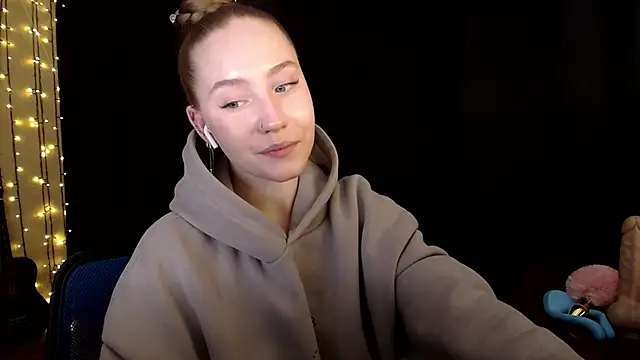 SindiWatsoon's cam snapshot