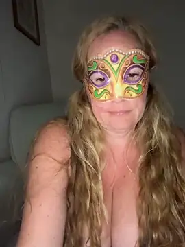 largeboobies30's cam snapshot