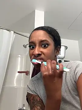 Your_Paris's cam snapshot