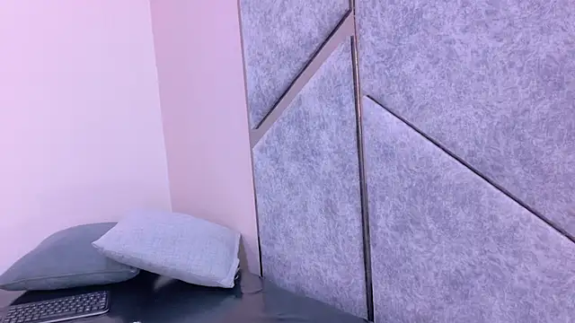 KatiaEvans_'s cam snapshot