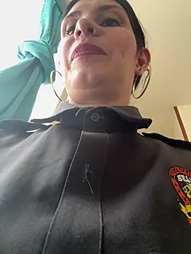 Alysson-- live sex cam