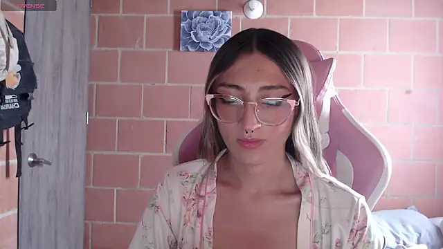 Andrea_camilaaa live sex cam