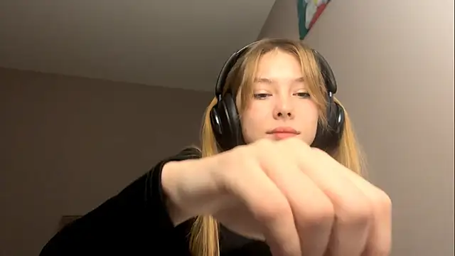 LindyUnderkoffler's cam snapshot