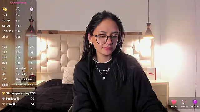 NiccolleHall's cam snapshot