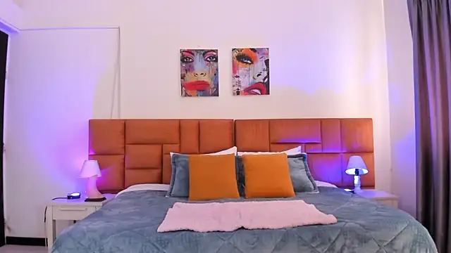 Regina_blum live sex cam