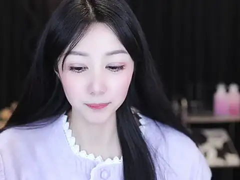 Nuyoah-77 live sex cam