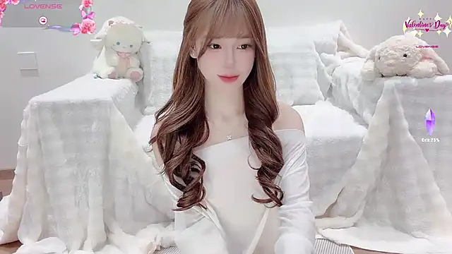 Yuuuuuly live sex cam