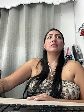 wildwhispers15's cam snapshot