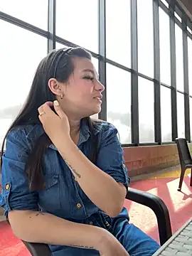 Alyshanon18 live sex cam