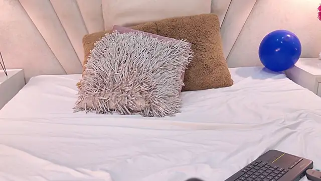 JuliaaVega's cam snapshot