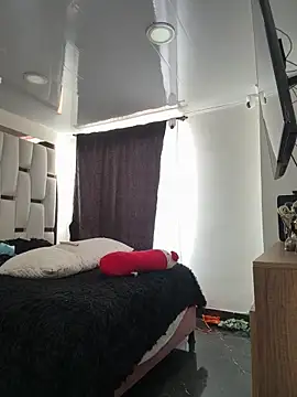 perla_kem_ live sex cam