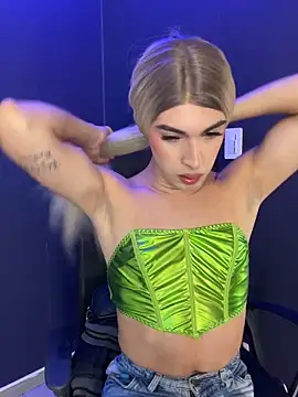 MaxiRogers live sex cam