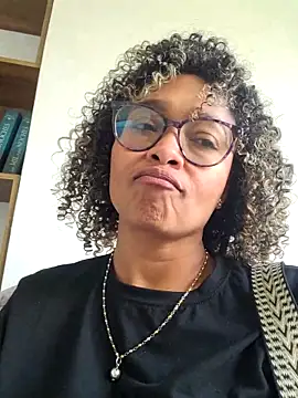 BiiancaEstradaa live sex cam