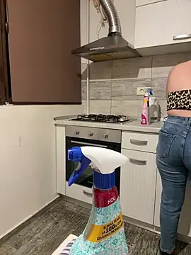 LovelyJulliette live sex cam