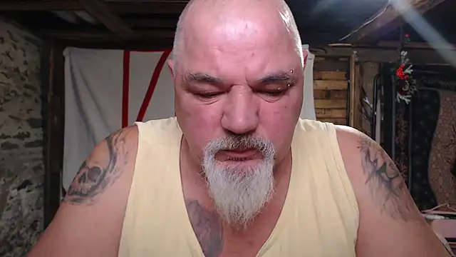 Newfiesausage1972 live sex cam