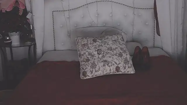 SilviaHart live sex cam