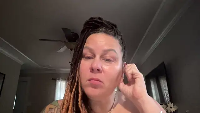 WorldsGreatestCockRater's cam snapshot