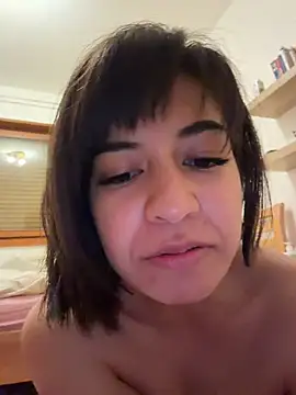 BitchyBratxxx live sex cam