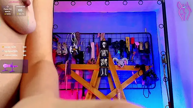 Misstresss_aurora_bdsm's cam snapshot