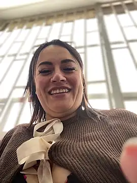 Lesly_10-'s cam snapshot