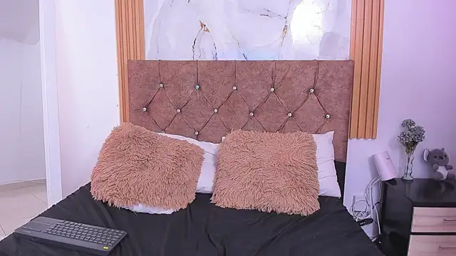 scarletnoir03's cam snapshot