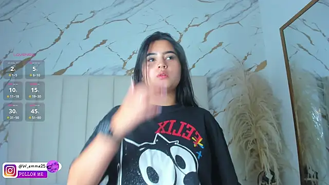 _Emma_whiitee_'s cam snapshot