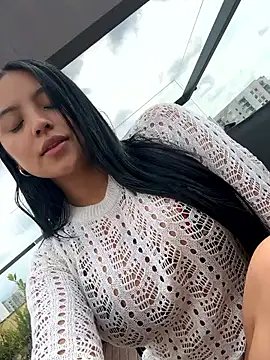 SaraWinstone_'s cam snapshot