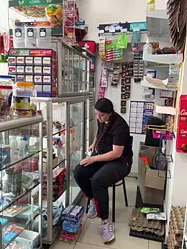 IAM_VALERI's cam snapshot