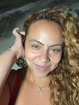 Chloe_Leaozinho live sex cam