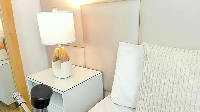 AntoniaRoss_'s cam snapshot