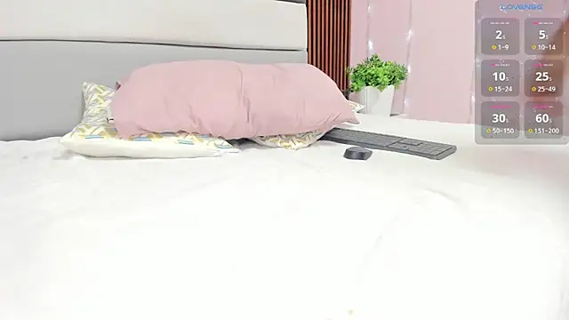 ALICESTARKK live sex cam