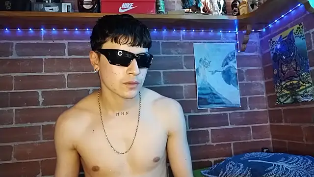 PaulDamico live sex cam