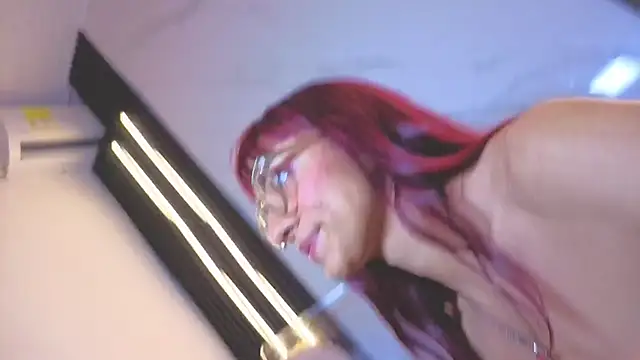 Scarlet_Red_'s cam snapshot