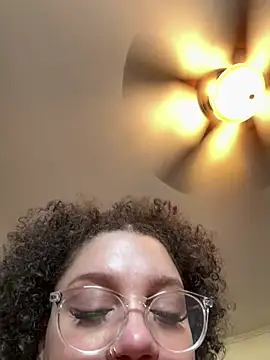 QueenNuttCollector live sex cam