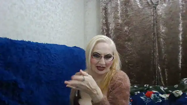 CarlyTreat's cam snapshot