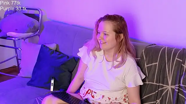 RoseThomas_'s cam snapshot