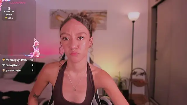 ChloeMoreti's cam snapshot