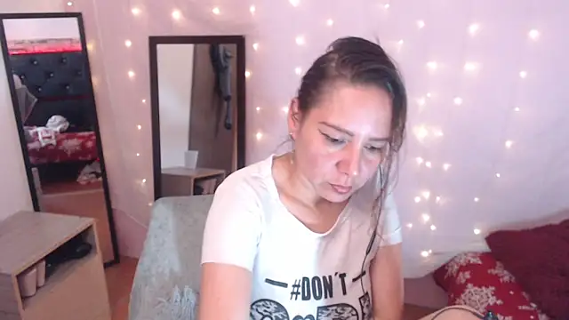 camila_delarosa's cam snapshot