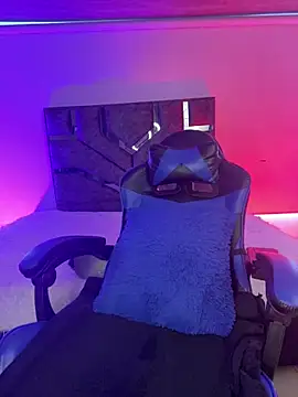 NINA_18_YEARS's cam snapshot