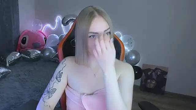 LaraKrein_lk's cam snapshot