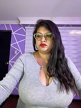 MiiaaJoness's cam snapshot