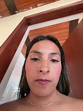 Cami_Leon2's cam snapshot