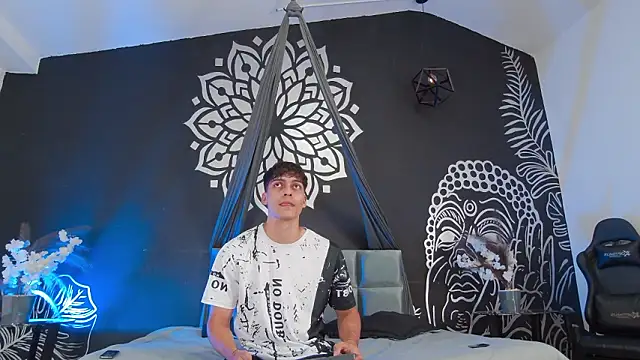 AlessioVitale's cam snapshot