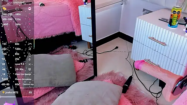 chelsea_bolton_'s cam snapshot