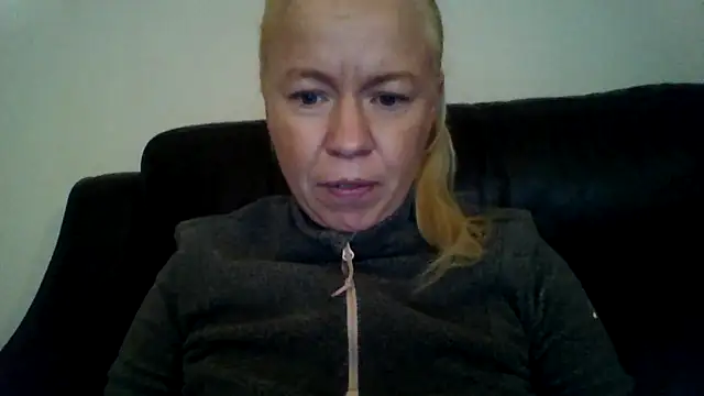 jennyblondeuk's cam snapshot