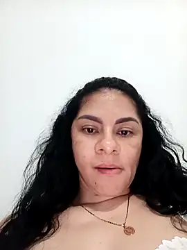 luna_pinky's cam snapshot