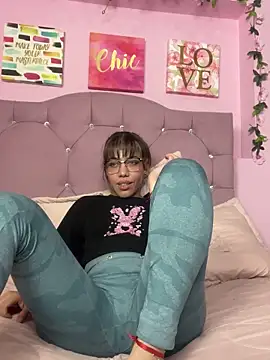 _zoe_bakerr's cam snapshot