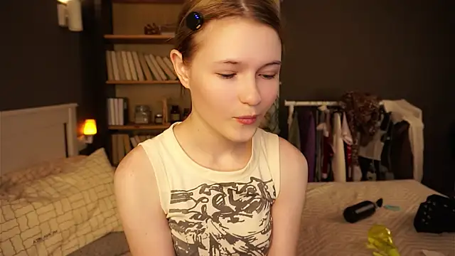 LynHillaire's cam snapshot